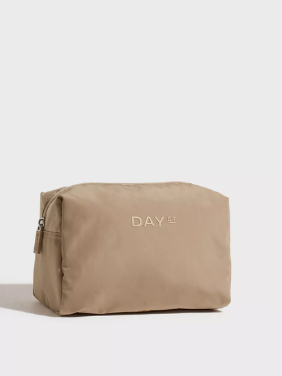 DAY ET - Natural - Day GW RE-Flash Beauty