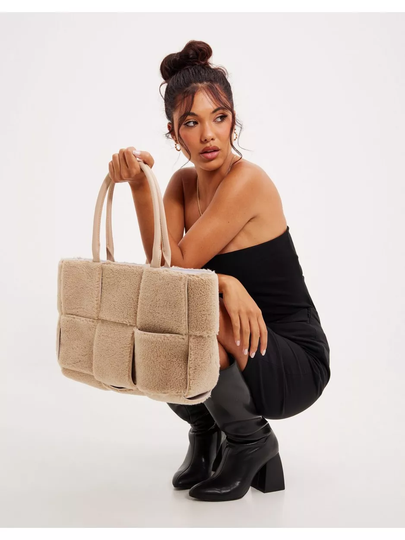 Nelly The Basket Carrier Beige